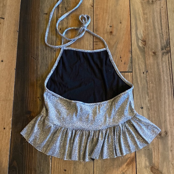Sparkled crop top. Tie at top. - Picture 2 of 3